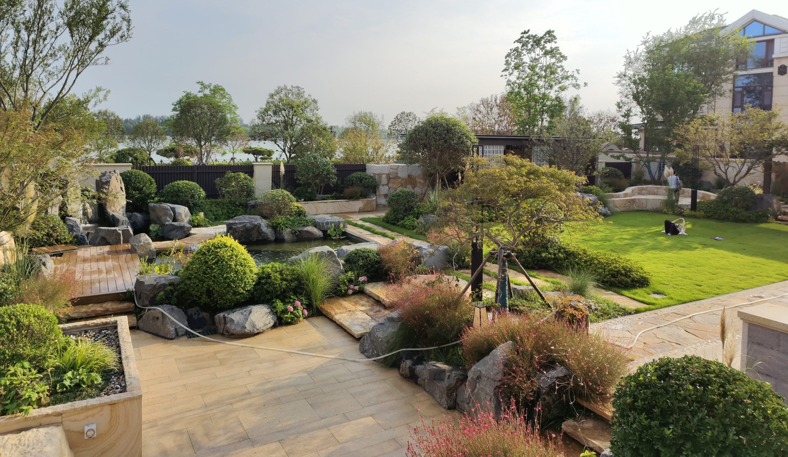 東營(yíng)花園設(shè)計(jì)實(shí)景|東營(yíng).泰和家苑680㎡自然風(fēng)花園